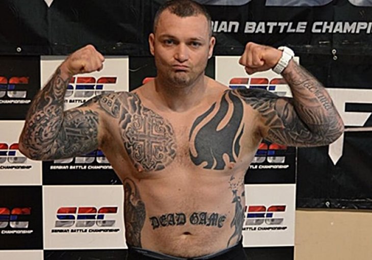 Un luptător MMA se zbate între viaţă și moarte după ce a fost împușcat în timpul protestelor din Serbia