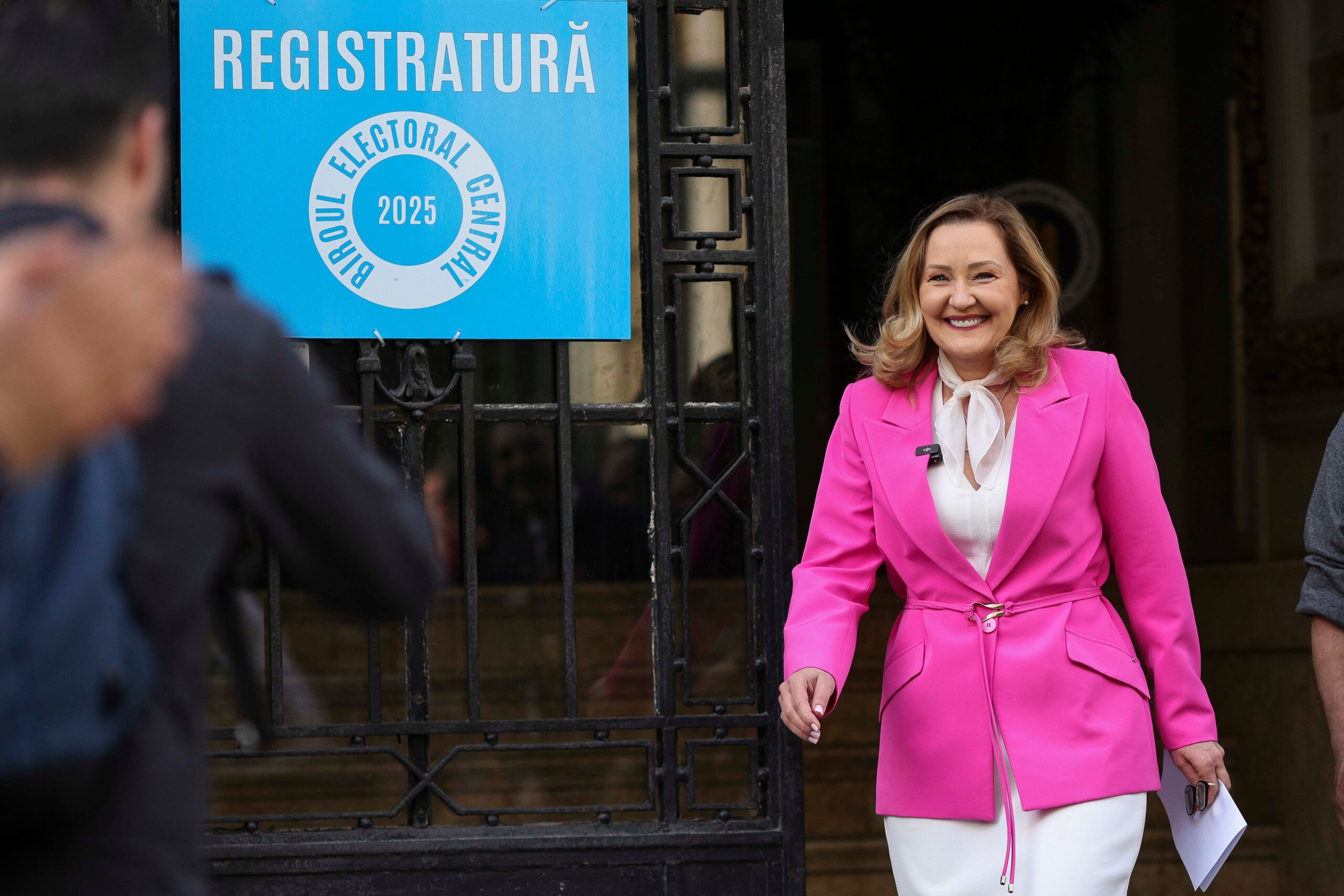 Portret de candidat. Cine este Elena Lasconi, jurnalista ajunsă vârf de lance în USR
