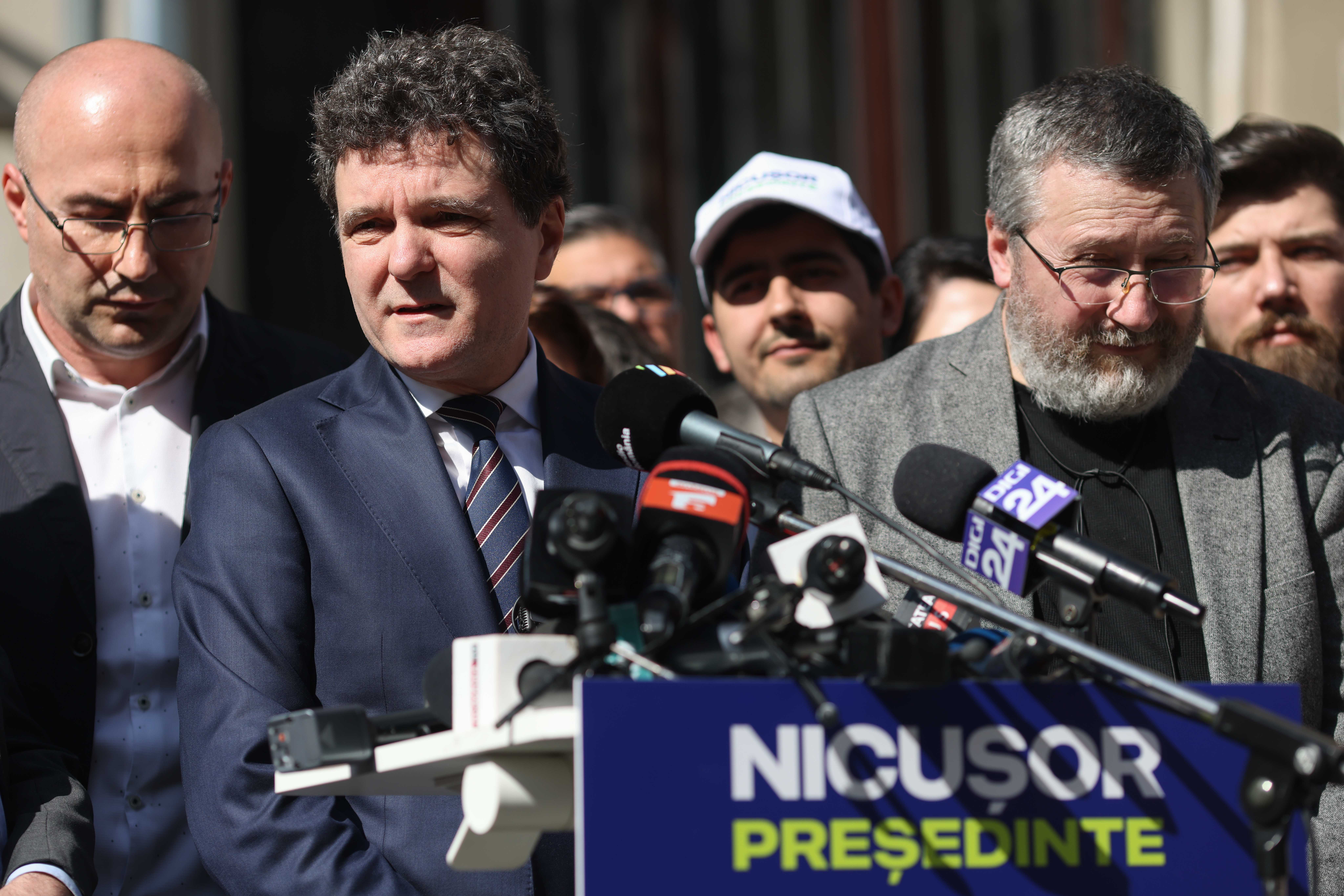 Ce părere are Nicușor Dan despre parteneriatul civil în condițiile în care nu este căsătorit cu femeia cu care are doi copii