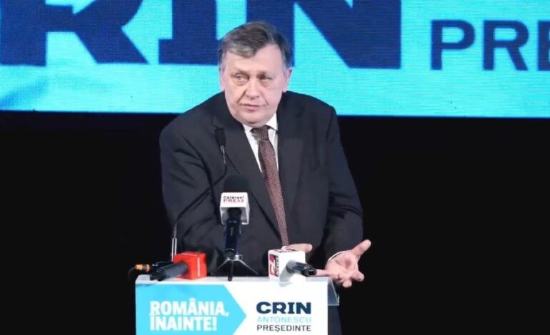 Crin Antonescu îi bate obrazul lui Victor Ponta pentru criticile aduse lui Ciolacu. „Cum nu ţi-e ruşine? Acum o lună erai consilierul lui!”