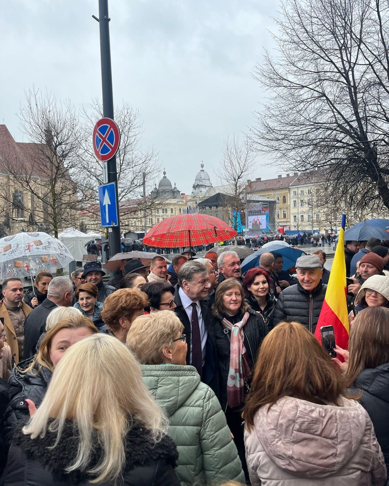 Miting pentru susținerea lui Crin Antonescu la Cluj Napoca. „Preşedintele României nu poate dicta”