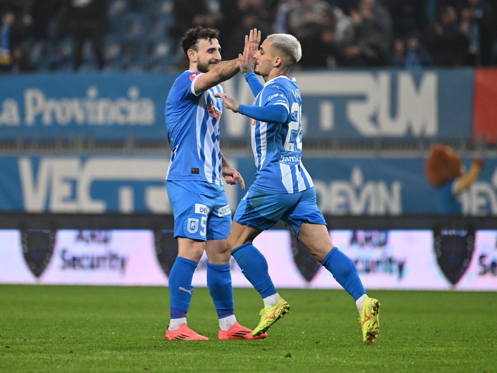 „Lunetistul” Mitriță face liniște în Giulești. Universitatea Craiova e noul lider și visează la titlu