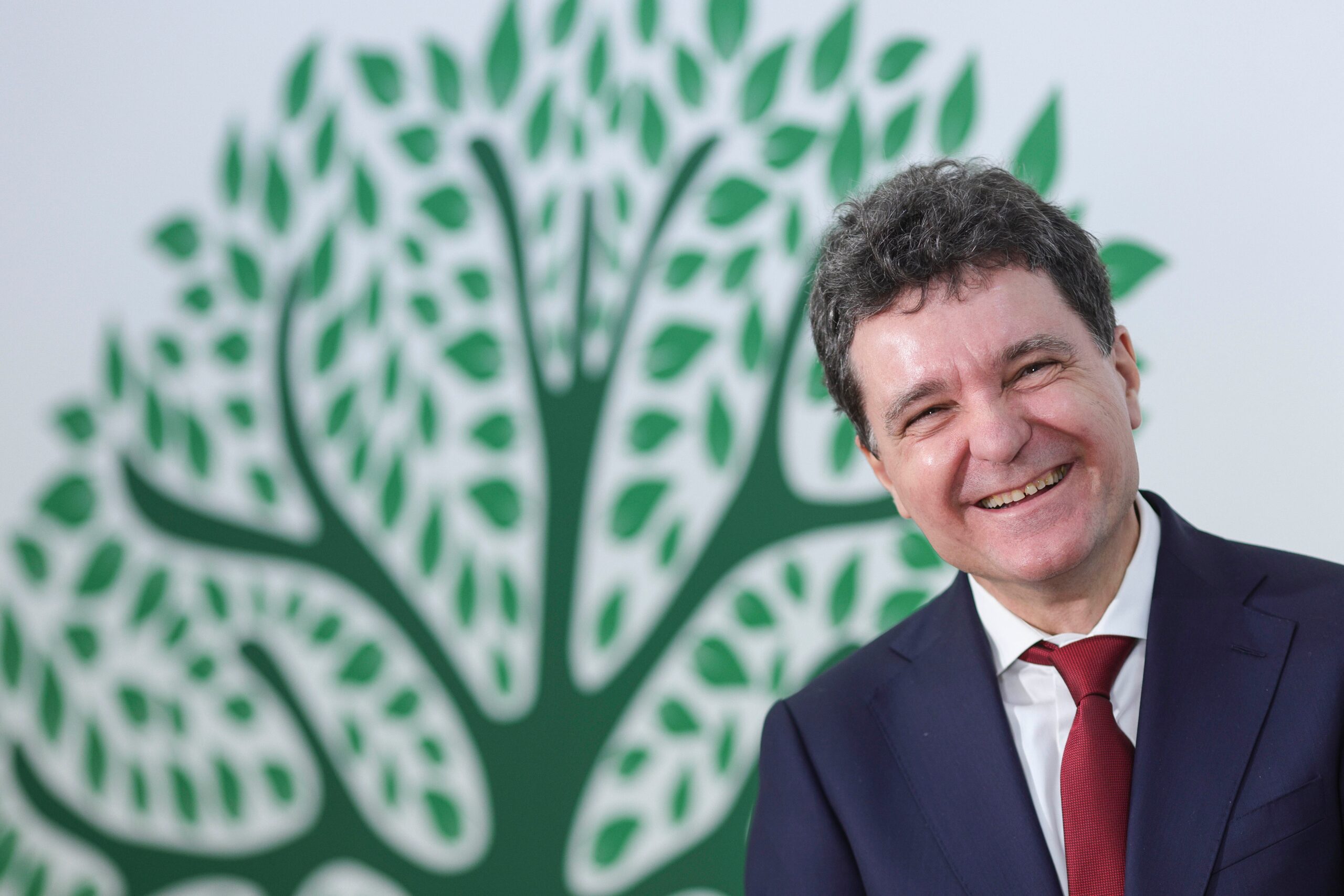 Politico, articol-elogiu despre Nicușor Dan: Matematicianul care încearcă să-i oprească pe Putin și Trump din distrugerea Occidentului