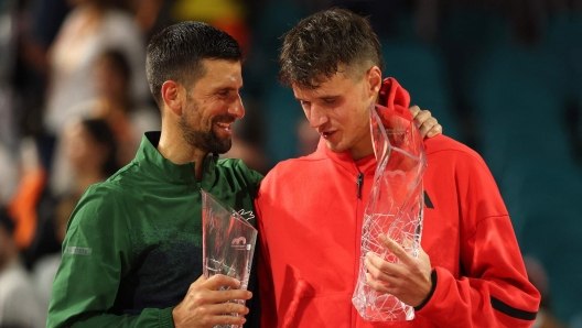 Djokovic are interzis la titlul cu numărul 100. Cehul Mesnik i-a suflat trofeul la Miami