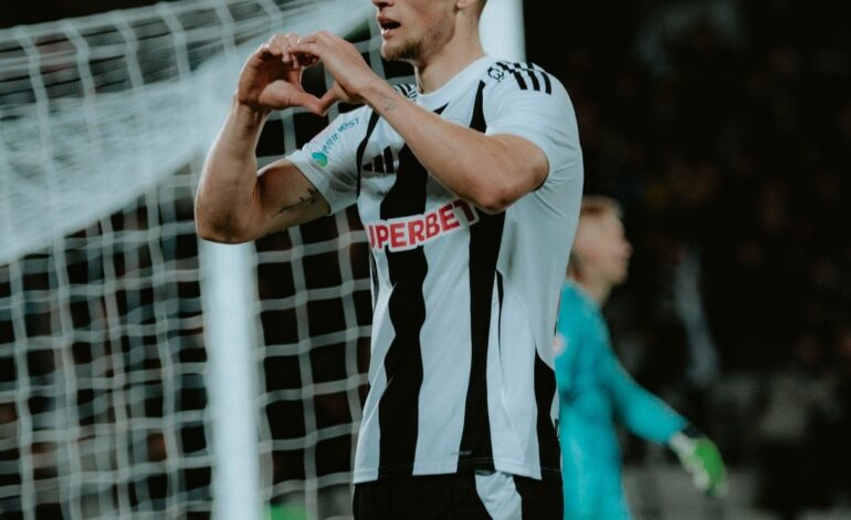 Neluțu Sabău îl bate pe unde-l prinde pe Dan Petrescu. CFR Cluj, dată jos de pe primul loc