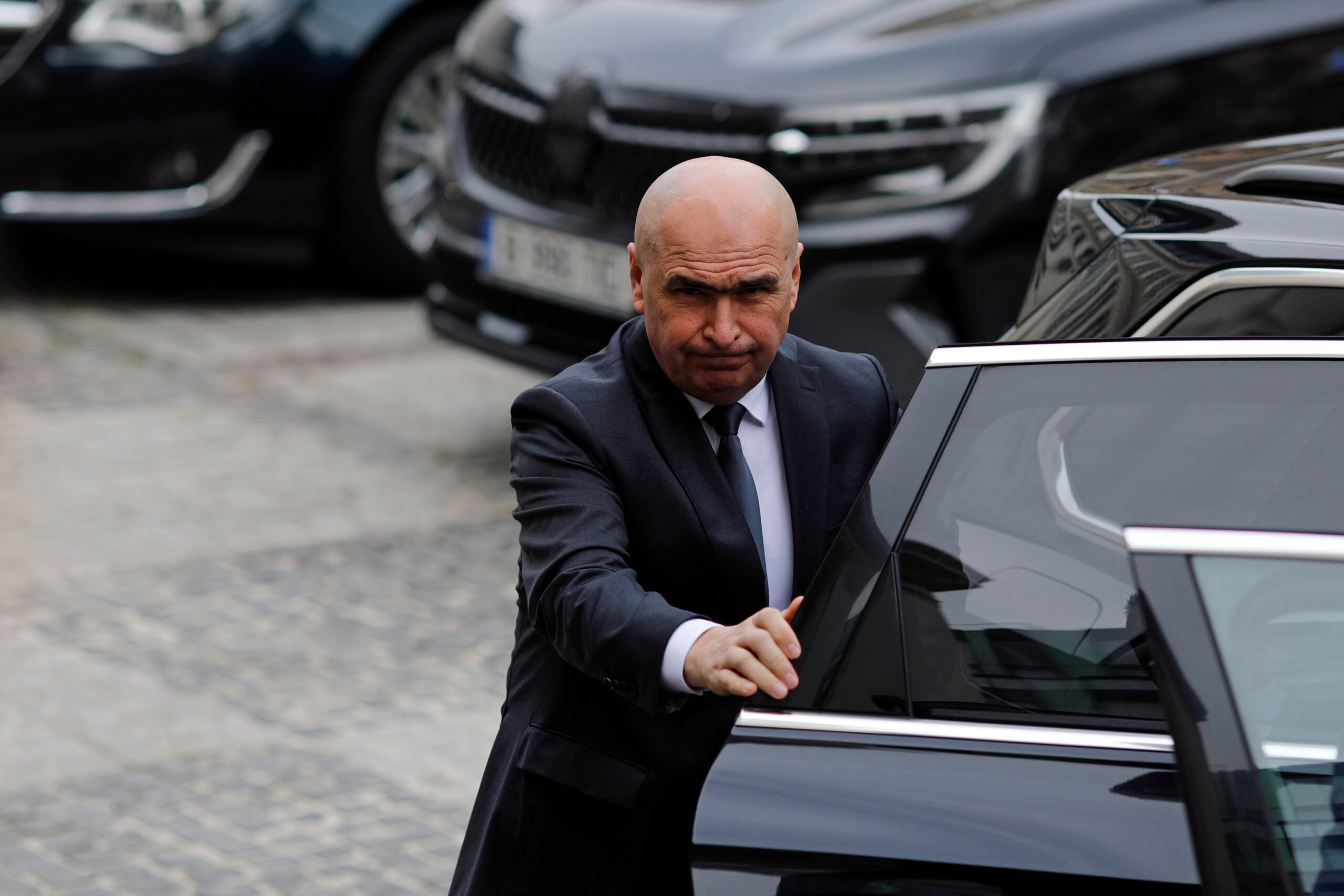 Se împart taberele și în PNL. Ilie Bolojan ar putea fi răsturnat dacă Nicușor Dan pierde. Ce rol are Crin Antonescu – SURSE