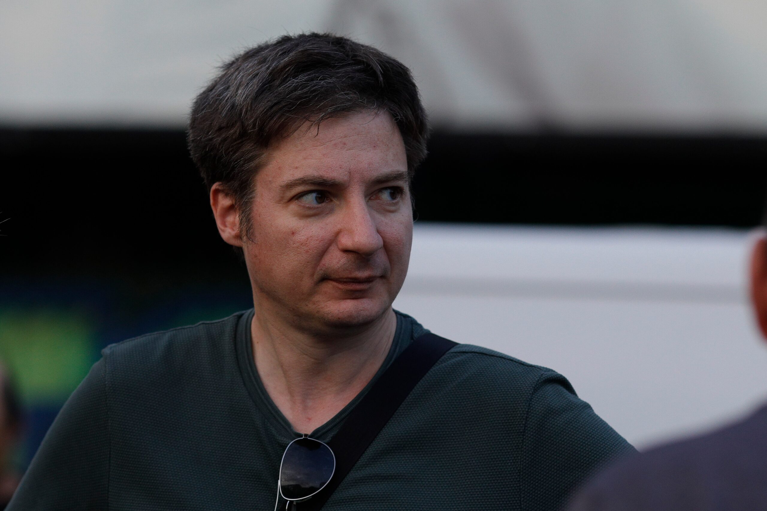 Andrei Caramitru spune că Nicușor Dan „minte ca la balamuc” în cazul spitalului Sanador: „Dacă nu-l proteja sistemul era în pușcărie”