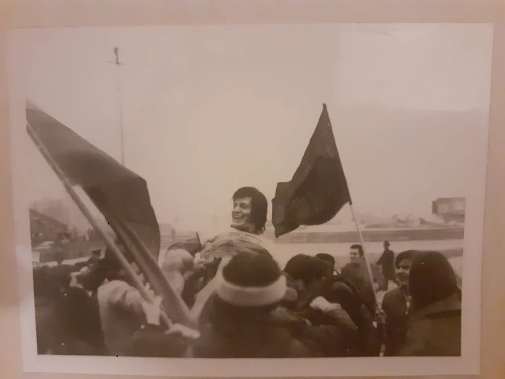 Dezvăluiri despre metodele arhaice ale unui celebru antrenor român de fotbal. Își pregătea atacanții cu ajutorul unui tun