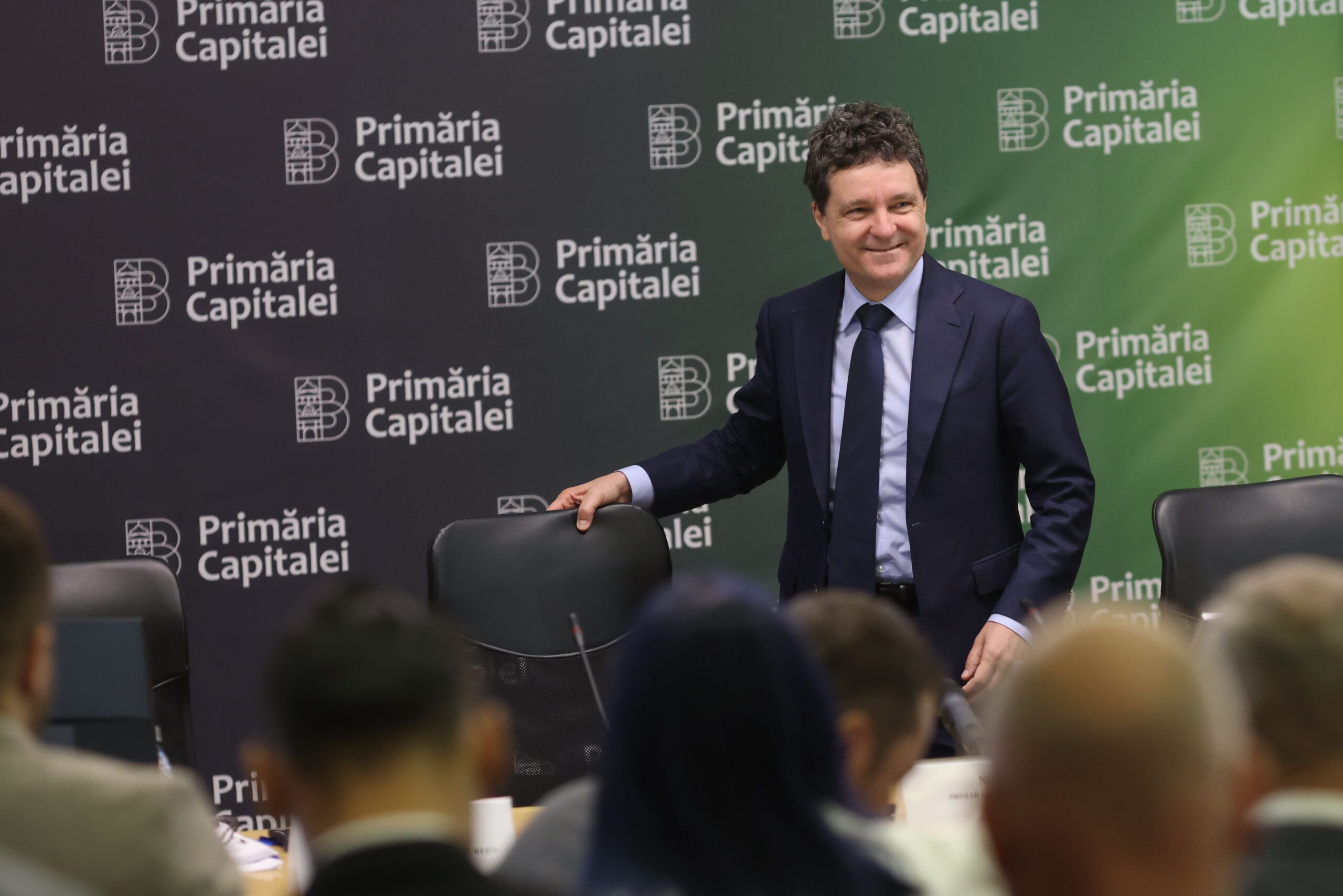 Alegeri cu de toate: foști lideri, vedete TV și candidați cu trecut penal, în cursa pentru Primăria Capitalei