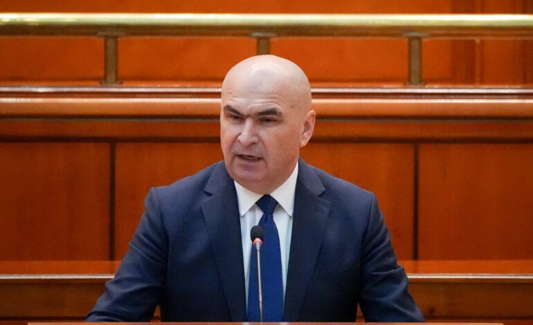România, operațiune grea pentru reducerea deficitului. Guvernul Bolojan mizează totul pe o carte riscantă