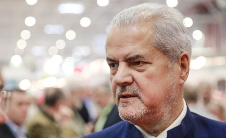 Adrian Năstase spune că dorința lui Băsescu s-a împlinit: PSD a ajuns „a cincea roată” la căruţă. „AUR poate aspira votanții social-democrați”
