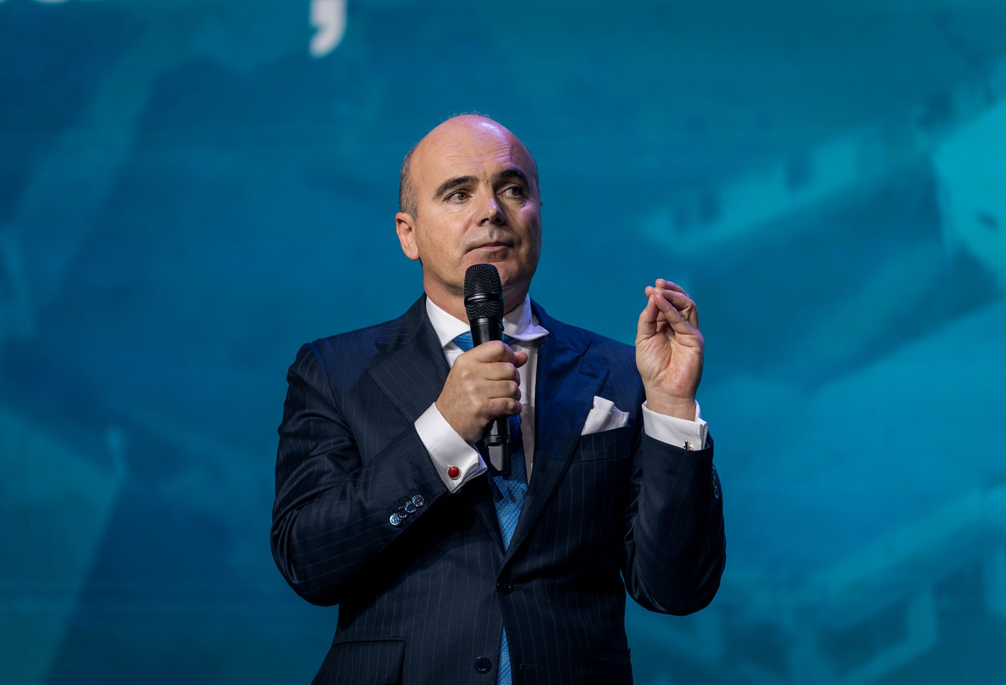 „Nu ne scindăm!” Mesajul tranșant al lui Rareș Bogdan după tensiunile din PNL: „Deciziile partidului se respectă”
