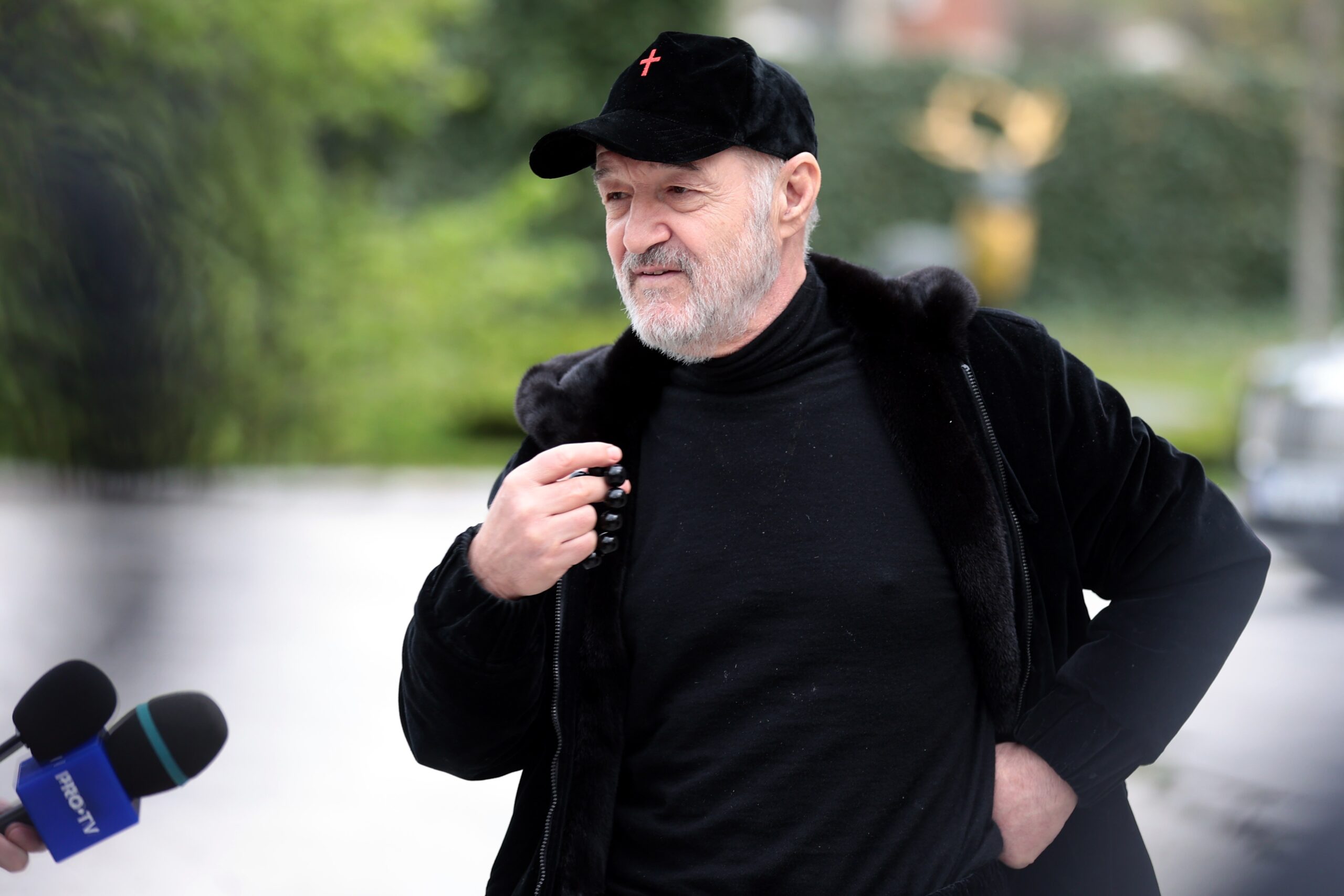 Gigi Becali s-a hotărât în privința căpitanului FCSB. A dat de pământ cu Olaru, după remiza cu Petrolul. „Nu mai este fotbalist”