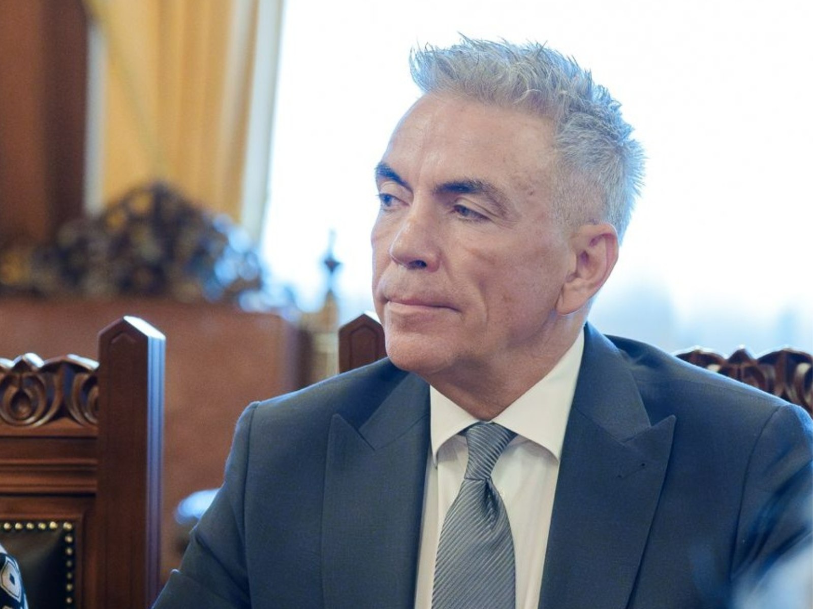 Un senator PSD cere demisia vicepremierului Dragoș Anastasiu, în urma acuzațiilor privind o presupusă mită oferită unui inspector ANAF
