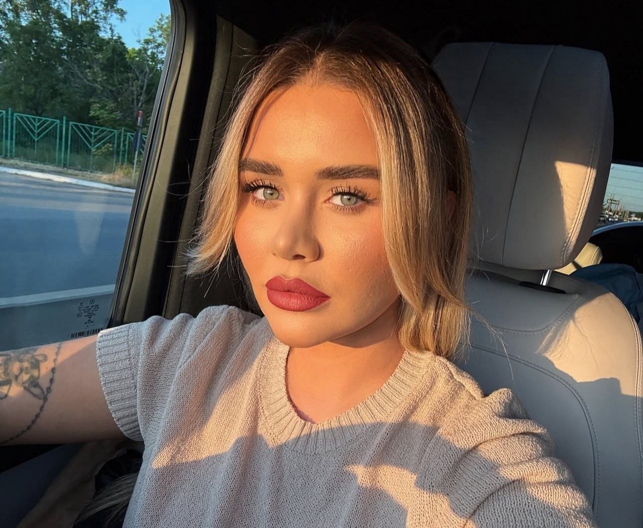 Alesia Mitriță, transformată total de bisturiu. Cum arăta soția fotbalistului înainte de intervențiile estetice