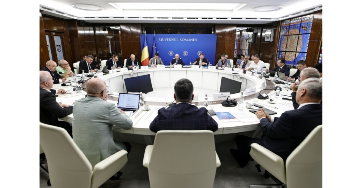 Consultări privind reforma administrației locale: mai puţini angajaţi și noi reguli salariale. „Statul român nu mai poate să susțină cheltuielile actuale”