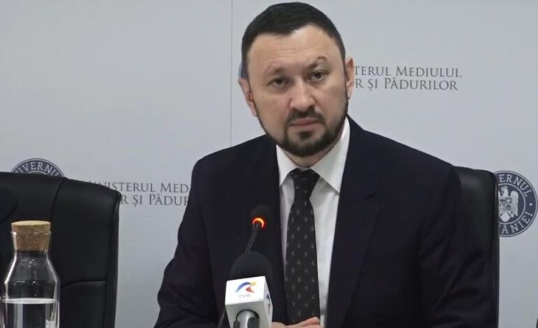 Mircea Fechet critică declarațiile șefei CSM despre pensia „prea mică” de 11.000 de lei : „Realitate paralelă, construită pe aroganță, inconștiență și misecuvenism”