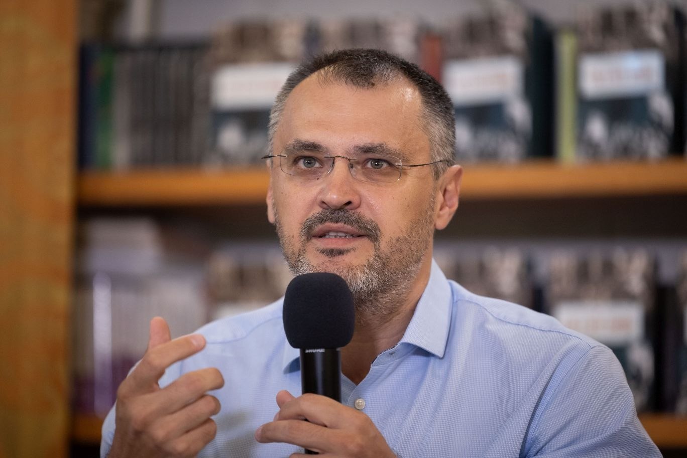Cristian Ghinea îl atacă pe Nicușor Dan: „Un personaj greșit pentru România. Un tăntălău ajuns în locuri greșite”