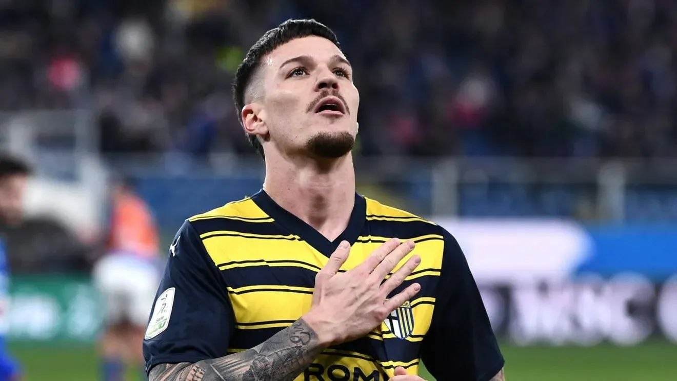 Dennis Man, pe contrasens. Românul face traseul invers față de marii fotbaliști