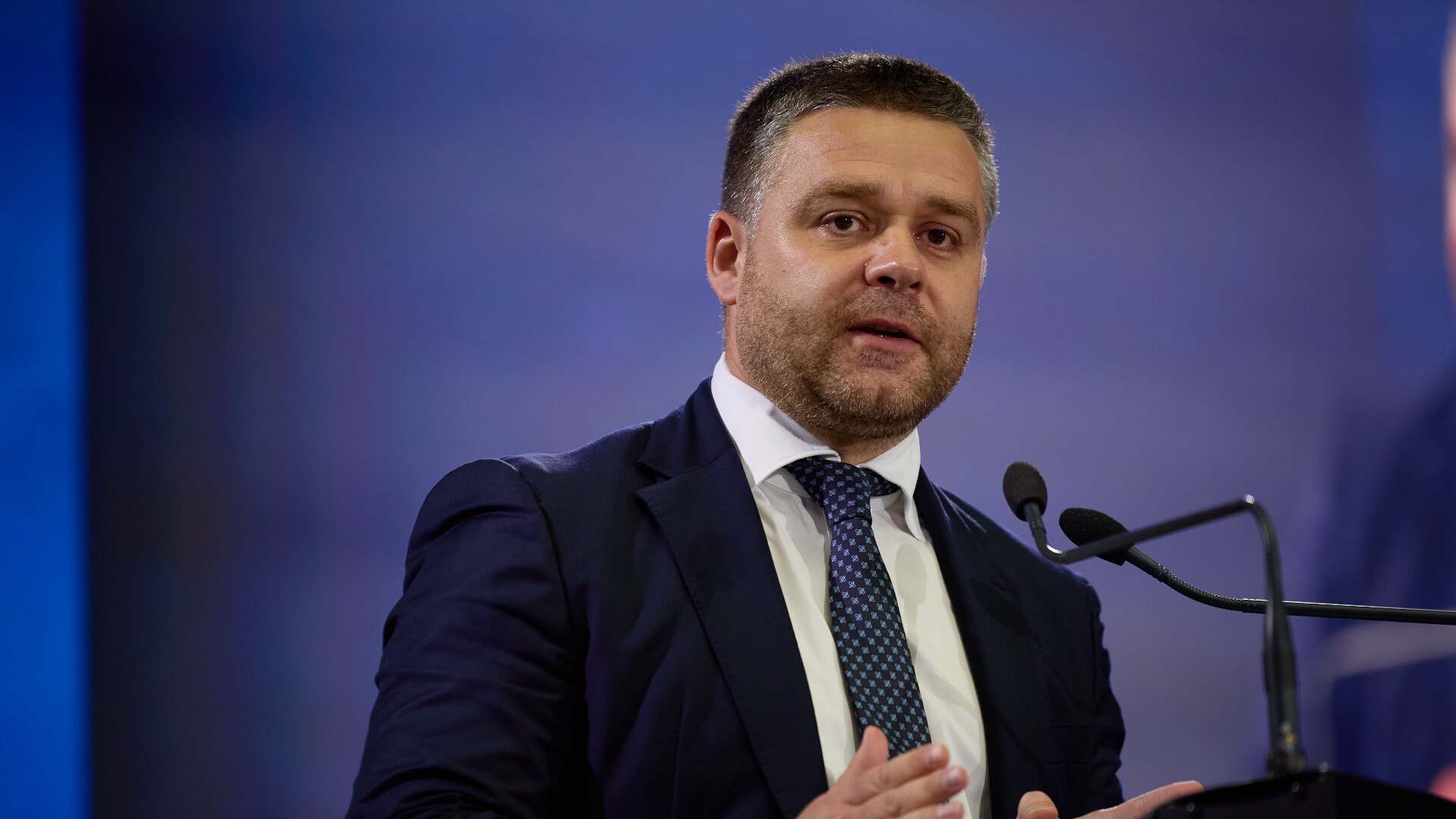 Ciprian Ciucu, despre atmosfera din Coaliție: fără „hăhăiala” de pe vremea lui Marcel Ciolacu. „Colegială, bazată pe respect”