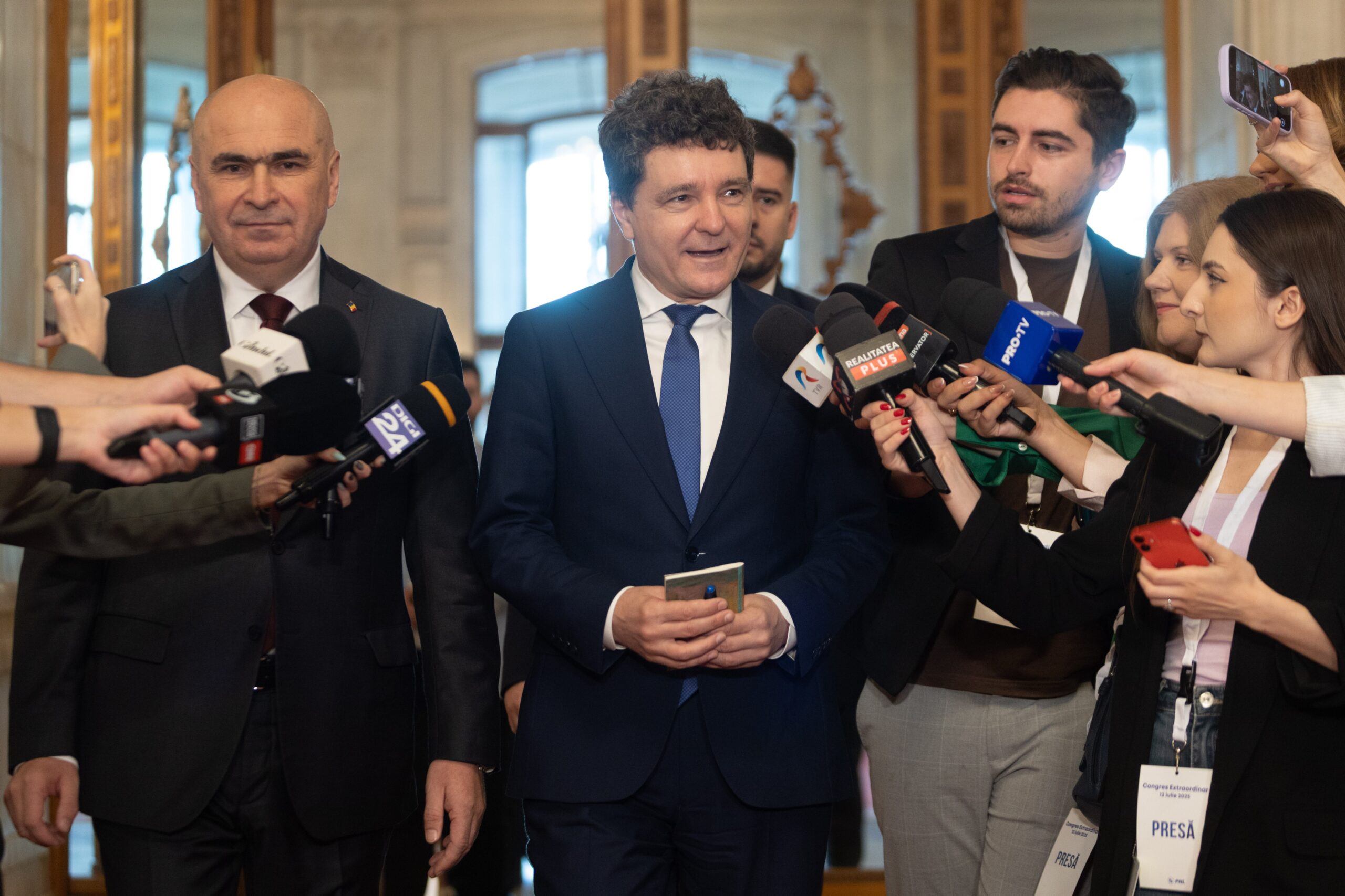 LIVE TEXT Întâlnire de criză la Cotroceni: Nicușor Dan convoacă liderii Coaliției după amenințarea cu demisia a premierului Bolojan