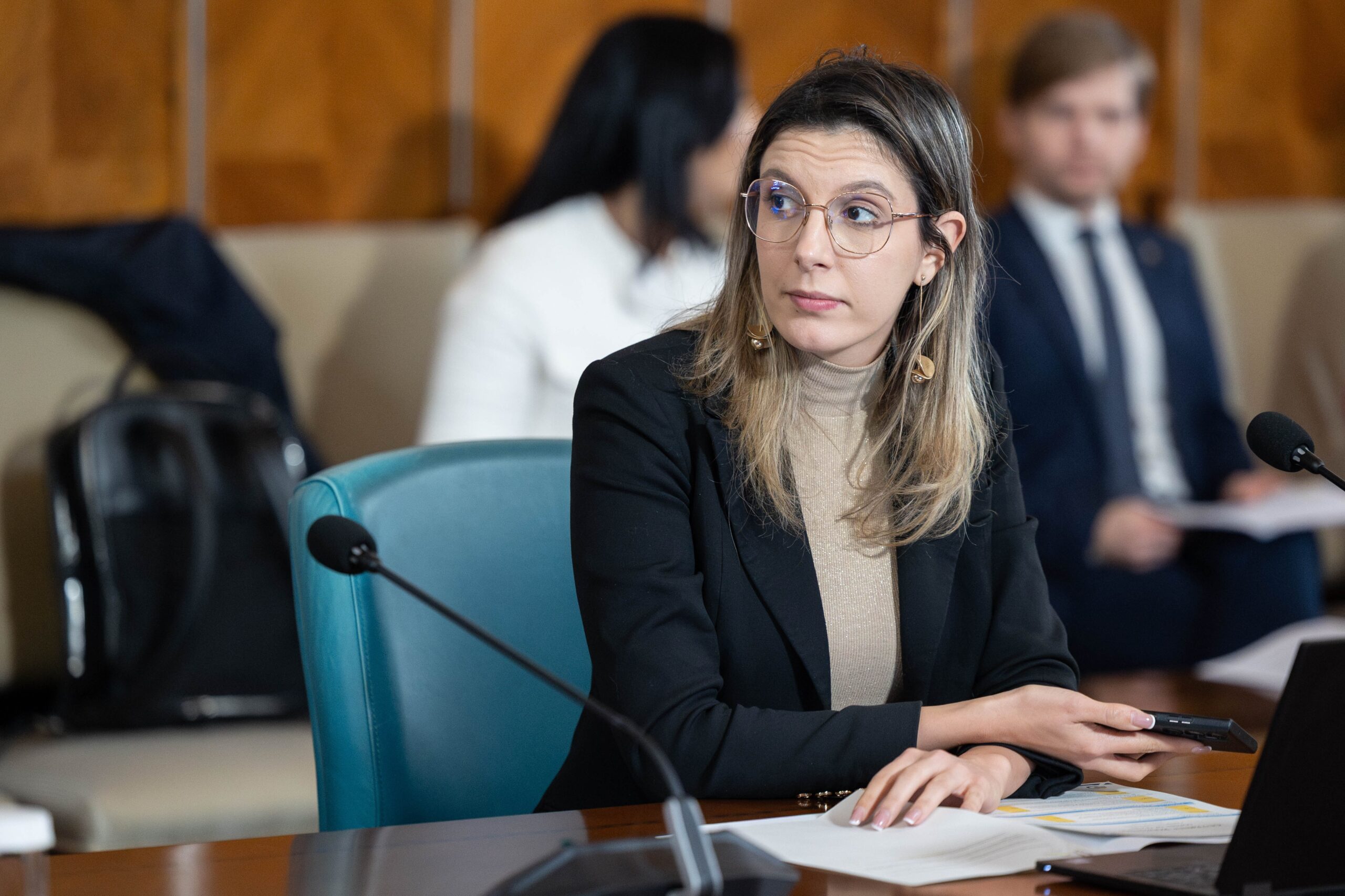 Diana Buzoianu, după valul de atacuri din timpul dezbaterii bugetului: „Dacă țipați mai tare la microfon, nu vă crește bărbăția”