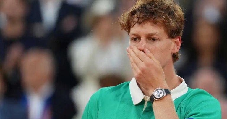 Teroare pe iarba de la Wimbledon! Sinner a sângerat pe Central, în timp ce alte două accidentări grave au șocat audiența