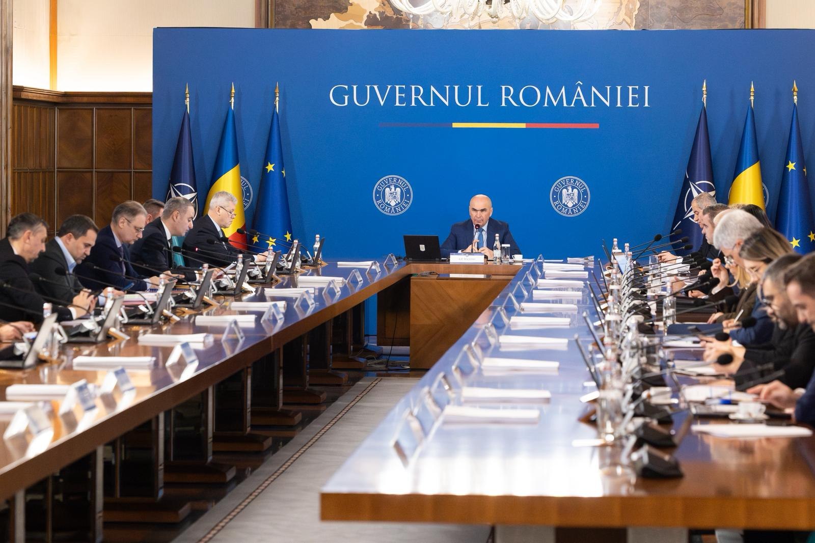 Guvernul se reunește în ședință: decizii-cheie pentru telemedicină, examenele medicilor, accizele pentru tutun și protecția patrimoniului cultural