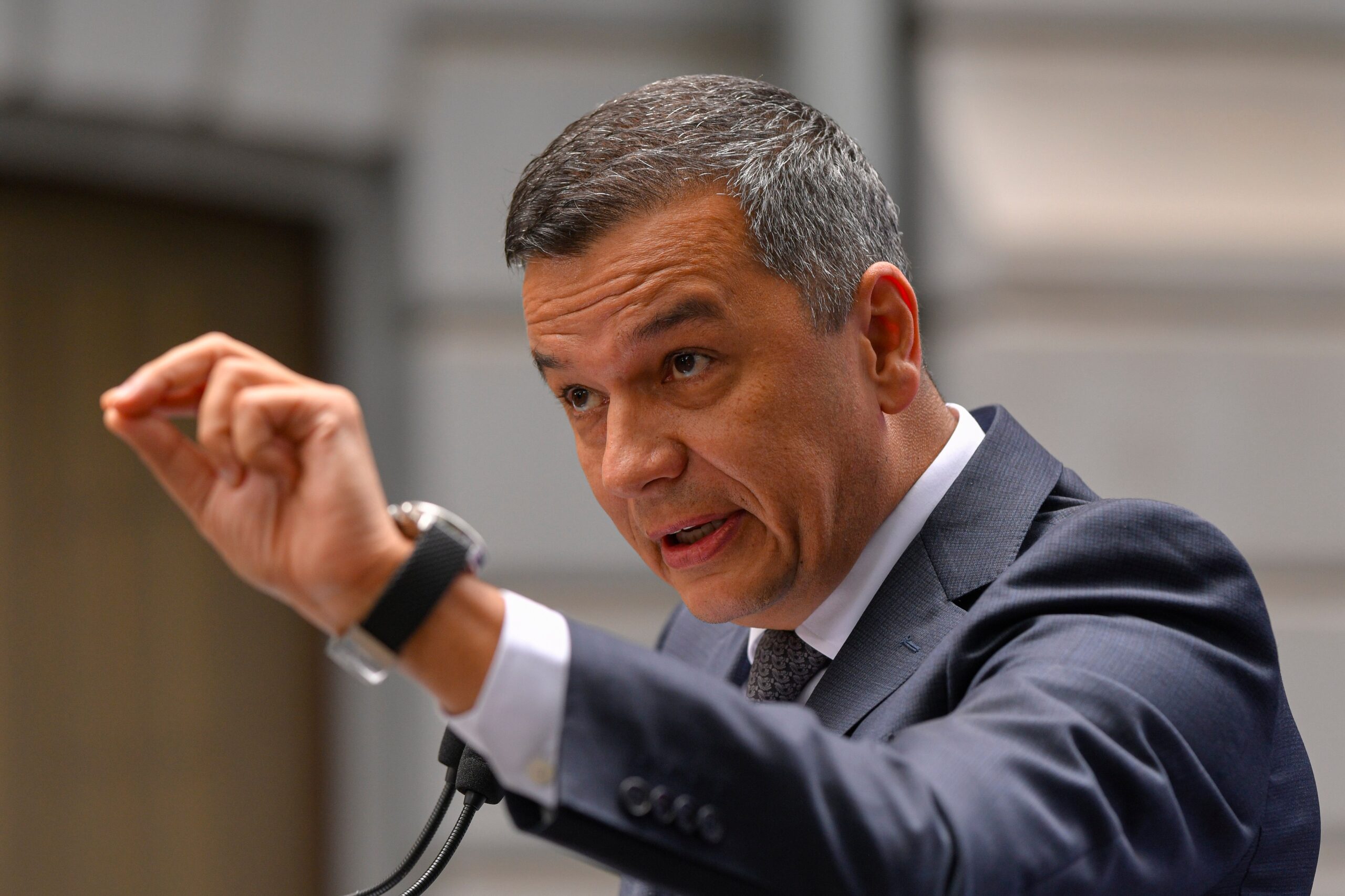 Grindeanu transmite că toate şantierele legate de infrastructura medicală şi de transport trebuie să aibă finanţare