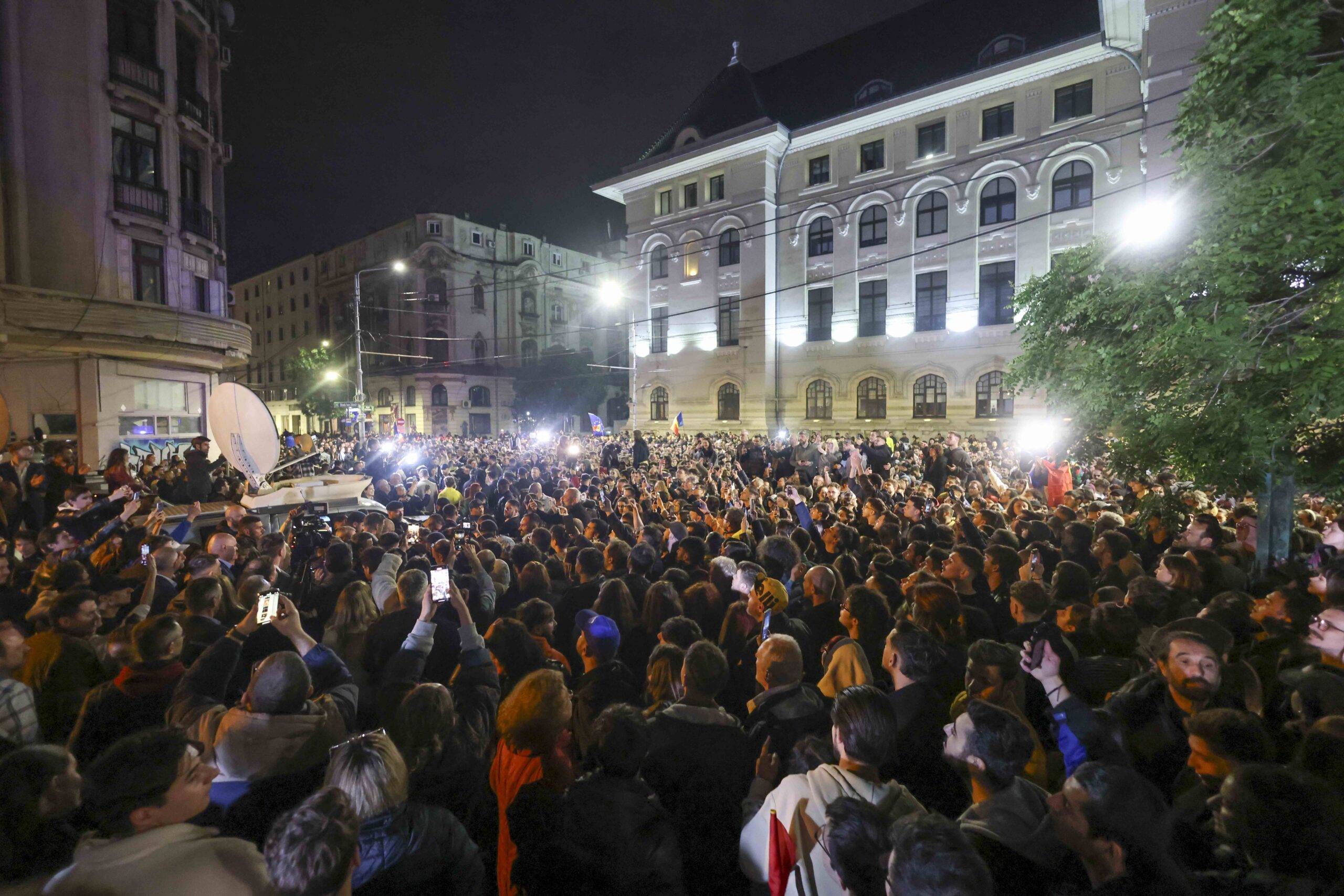 Retrospectivă 2025. Democrația a tremurat din temelii. Cronica unei prăbușiri evitate în ultima clipă