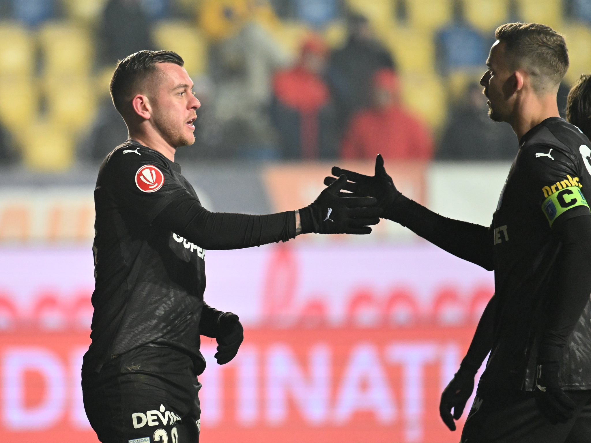 Craiova se ține tare în fruntea Superligii. Oltenii au spulberat Petrolul chiar la Ploiești