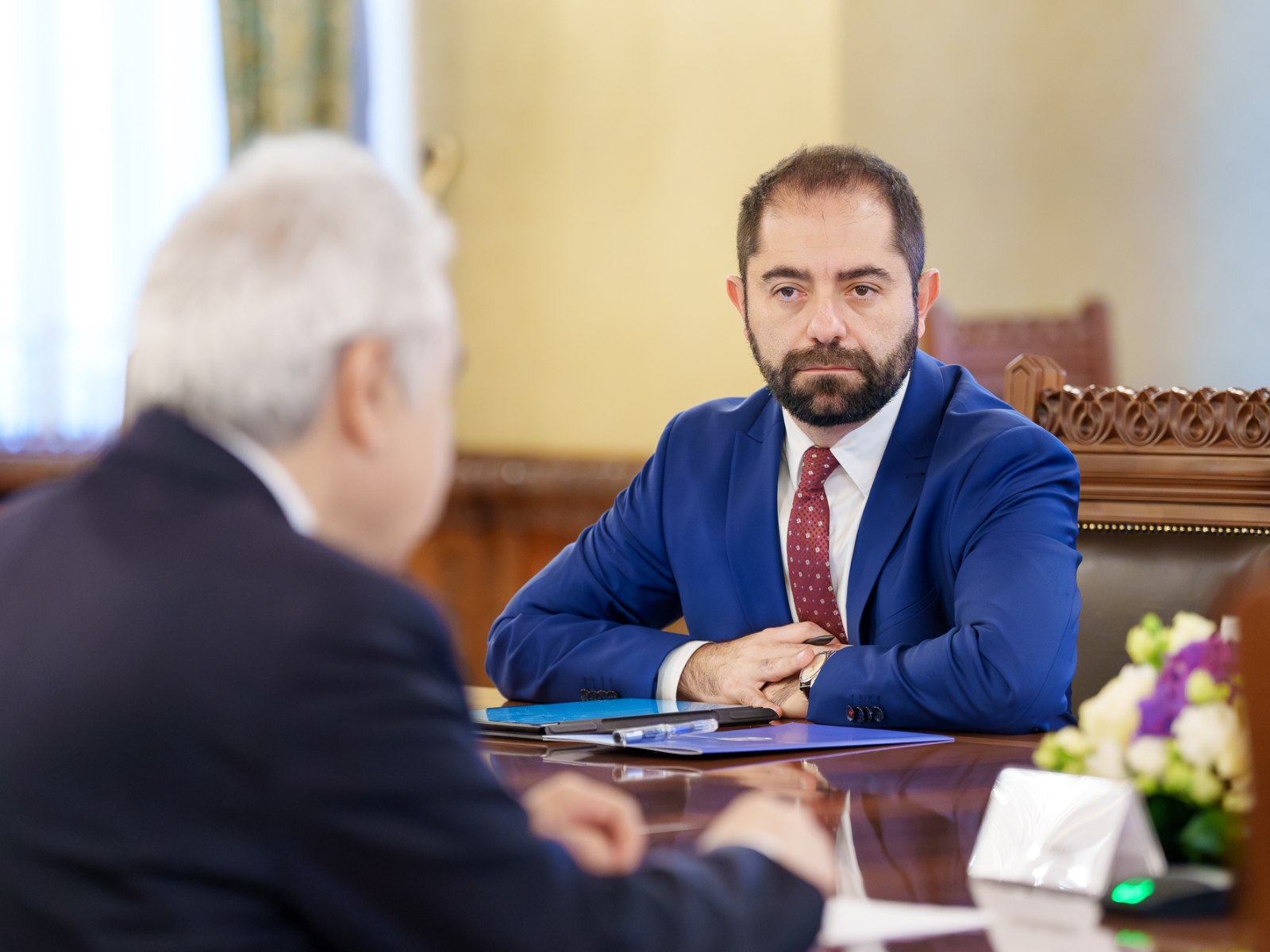 Partidele pro-occidentale și ministrul Muncii, la Cotroceni pentru consultări privind legea salarizării. Întâlnirea, coordonată de Radu Burnete