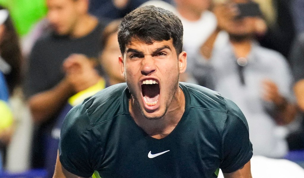 Brățara interzisă cu care Carlos Alcaraz a fost prins la Australian Open. Regulile de la meciurile de tenis restricționează dispozitivul