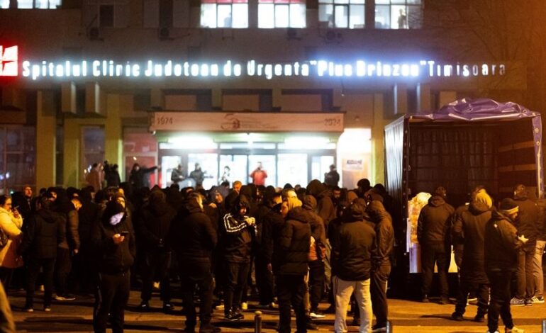 Solidaritate între suporteri. Timișorenii sar în ajutorul grecilor de la PAOK Salonic răniți în accidentul rutier