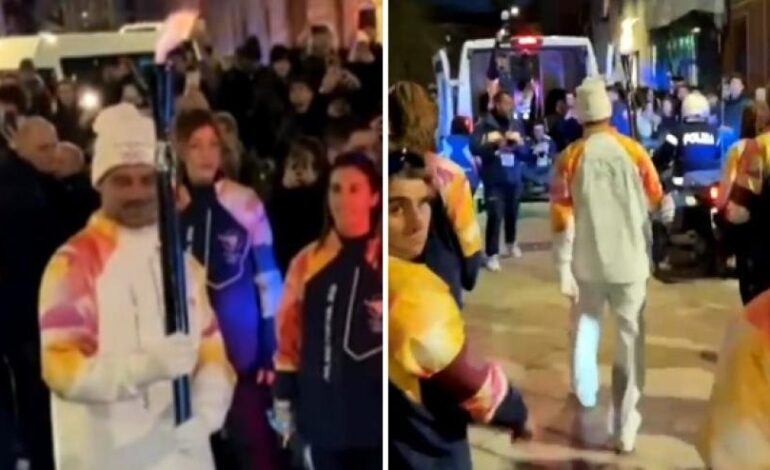Chivu a purtat torța olimpică prin Milano. I-a înmânat simbolul JO președintelui CONI