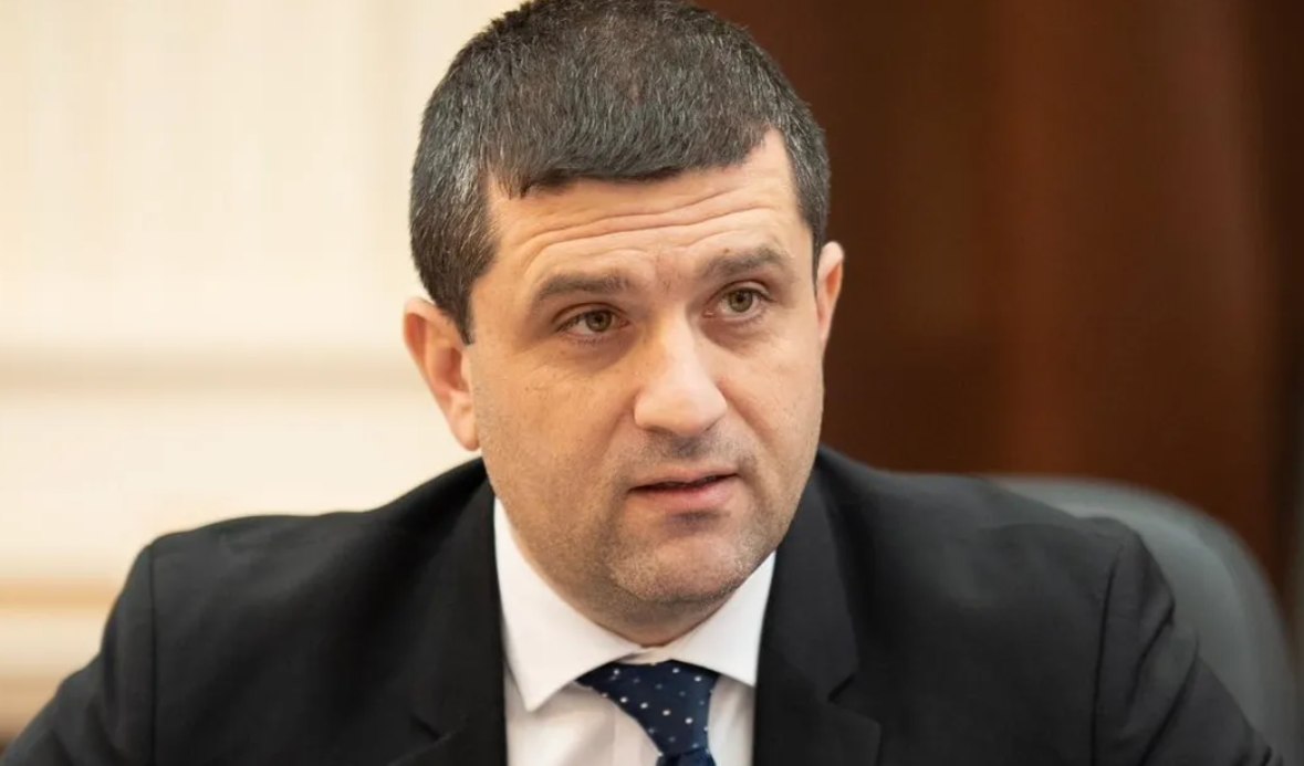 Radu Miruță confirmă că a semnat o adeziune la PSD pe când era student, pentru a merge la mare