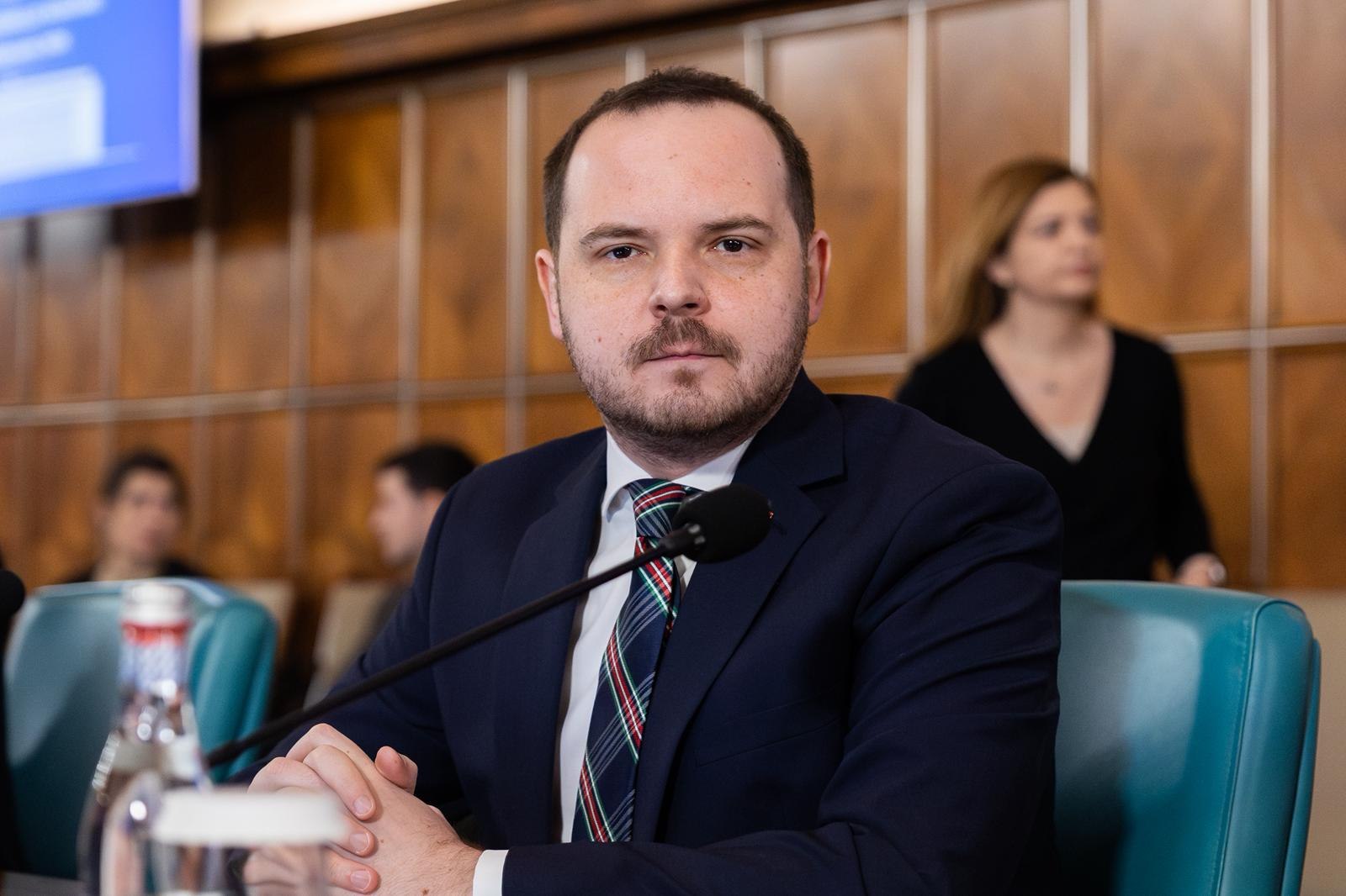 Bugetul Ministerului Sănătăţii, aprobat în comisiile parlamentare de buget-finanţe. Rogobete: „Este o creştere de 2,5 miliarde faţă de bugetul executat în 2025”