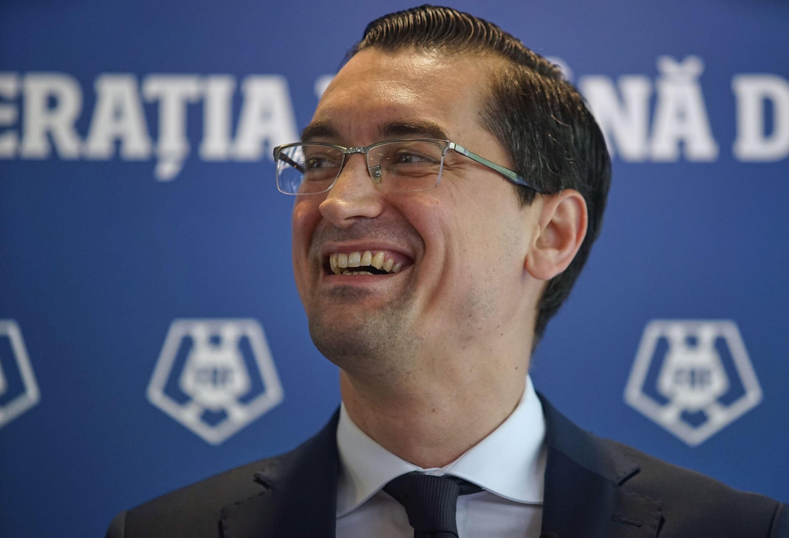 Răzvan Burleanu, reales pentru al patrulea mandat la conducerea FRF. Scandal făcut de contracandidatul Ilie Drăgan – LIVE TEXT