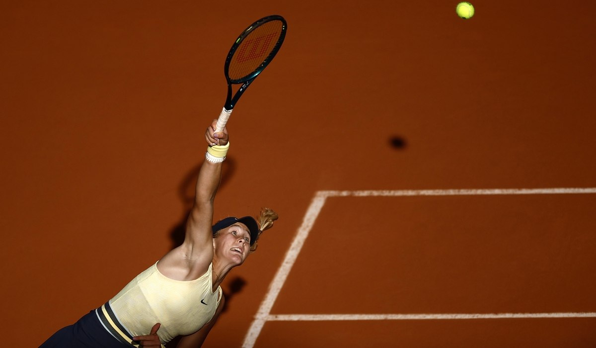 O rusoaică de top a cedat psihic la turneul de la Madrid și i s-a plâns arbitrei de scaun: „Miroase foarte urât acolo, chiar a rahat!”