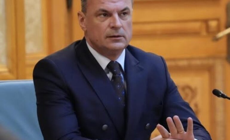 Grindeanu l-a deconspirat pe liberalul care a contactat-o pe Olguța Vasilescu. Mircea Roșca: „Am sunat-o din greșeală după moțiune”