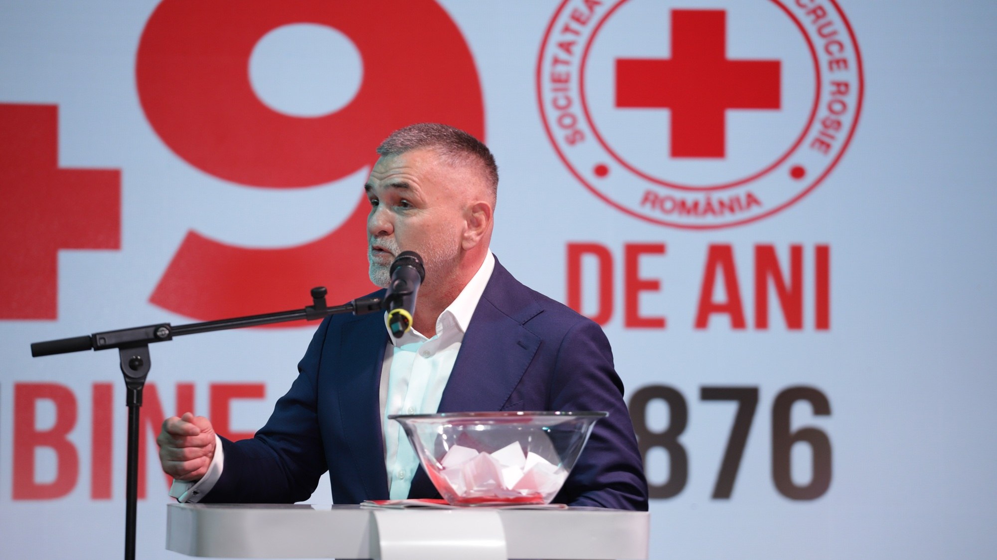Gest de campion făcut de Leonard Doroftei pentru o cauză nobilă. Echipamentul de la un meci memorabil, scos la licitație