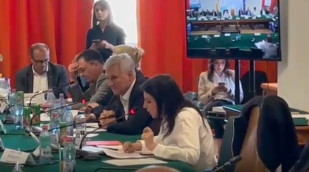 PSD și PNL, schimb de replici acide în Comisia de buget: „Ați început să o luați pe câmpie / Nu suntem în dictatura PSD”