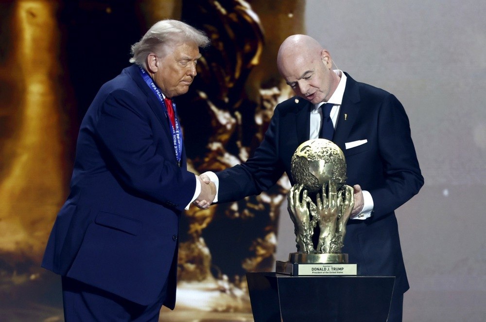 Șeful FIFA îl ridică din nou în slăvi pe președintele american Donald Trump