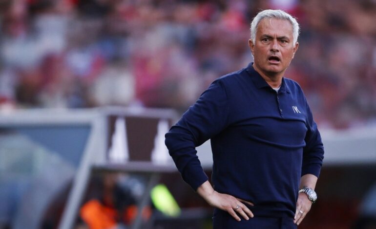 Portughezul Jose Mourinho a semnat pentru trei ani cu Real Madrid