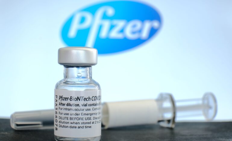 De ce are România nevoie de lobbyști și experți externi în negocierile cu Pfizer. „E un dezastru de manual economic”