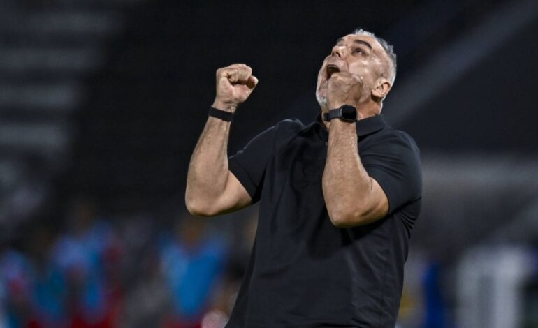 Cosmin Olăroiu a fost prezentat oficial la Al-Jazira. Românul ajunge la al șaselea club din Golf