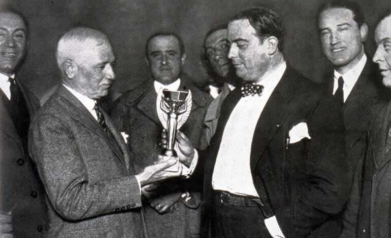 Povestea incredibilă a primei Cupe Mondiale din 1930: o finală cu două mingi și un trofeu dispărut. Europenii au boicotat turneul final