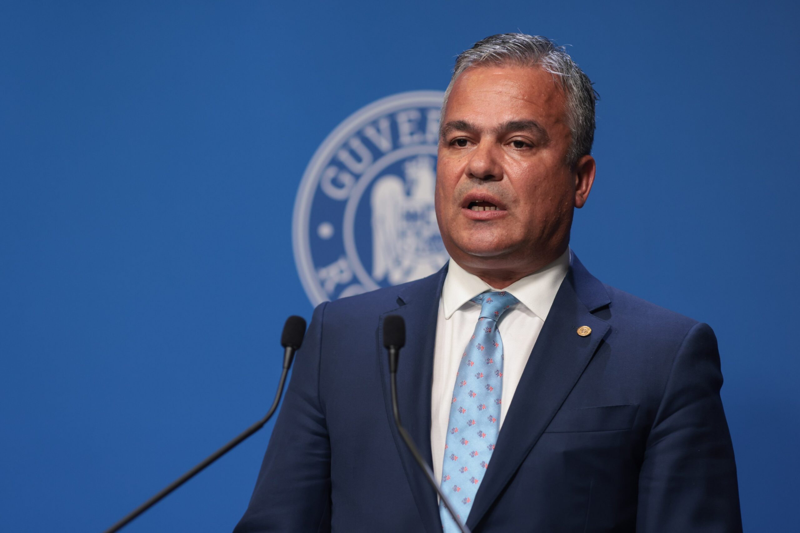 Ce urmează în PNL după ultimatumul ignorat de Veștea. Premierul desemnat anunță că „merge înainte”. Tensiunile și negocierile se intensifică