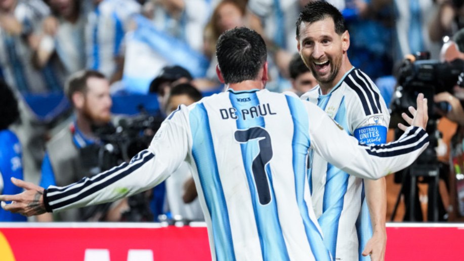 Show total marca Messi: legenda Argentinei nu i-a oferit șanse Algeriei. Recorduri în serie și hat-trick la Mondial