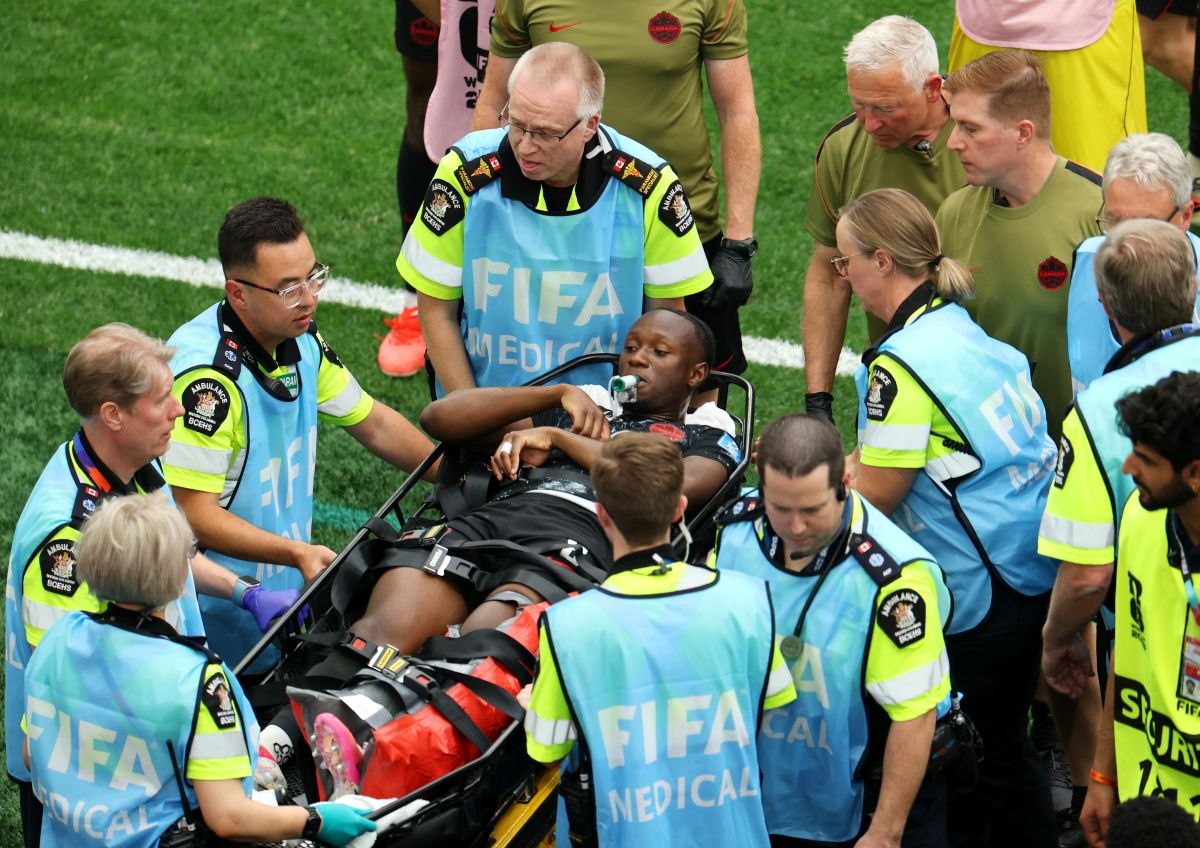 Accidentare horror la Mondiale: „Am auzit osul trosnind”. Fotbalistul care i-a rupt piciorul a izbucnit în lacrimi